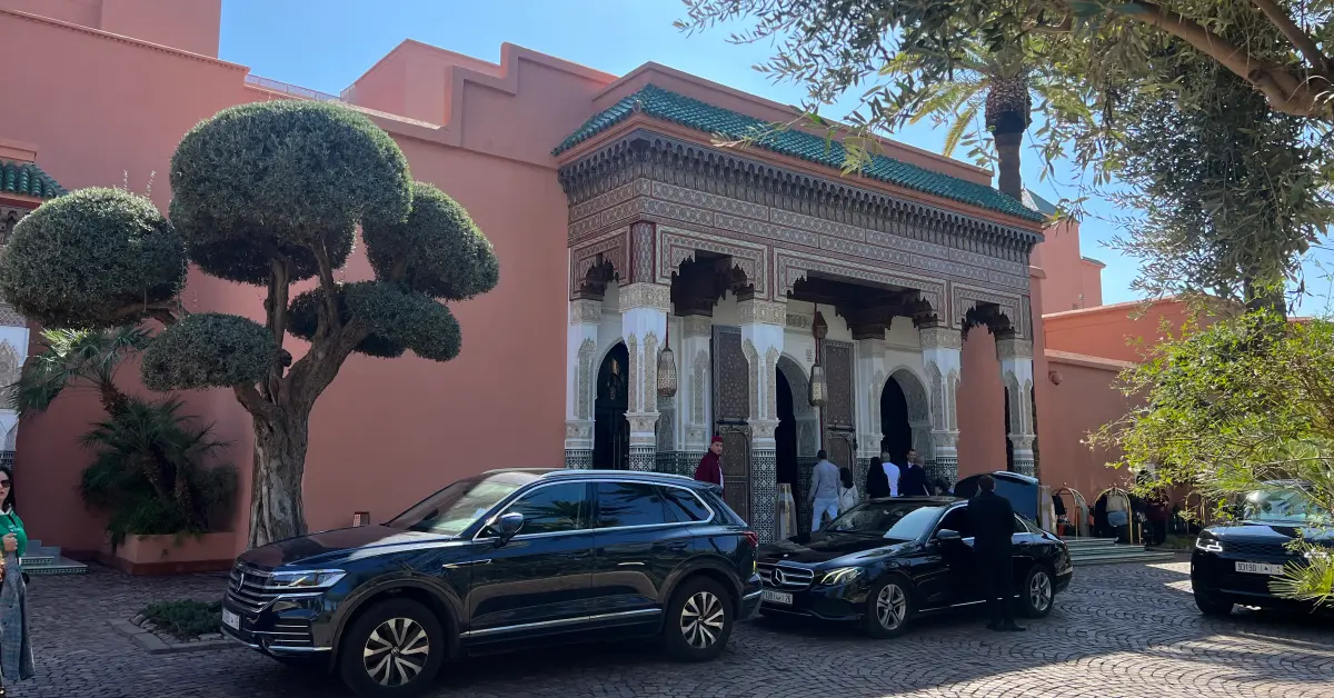 Transfert aéroport de Marrakech Casablanca. Prise en charge à l'hôtel Mamounia